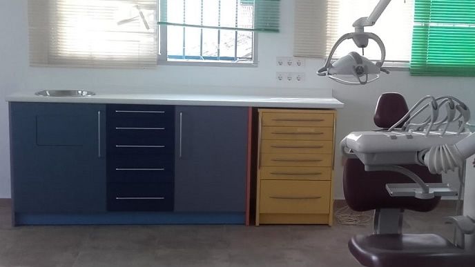 La empresa Mobil Dental dedicada a la fabricación, distribución e instalación de mobiliario dental, ha donado productos valorados en aprox. 3.000 €