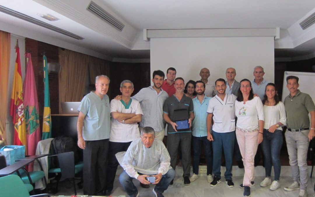 Curso de Posgrado de Cirugía Plástica Periodontal del Dr. Axel Endruhn