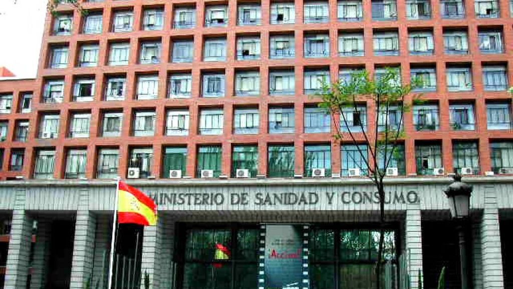 El Ministerio de Sanidad, Consumo y Bienestar Social ha difundido una nota informativa sobre el recargo que algunos establecimientos han aplicado por el cumplimiento de las medidas de higiene y seguridad ocasionadas por el Covid-19