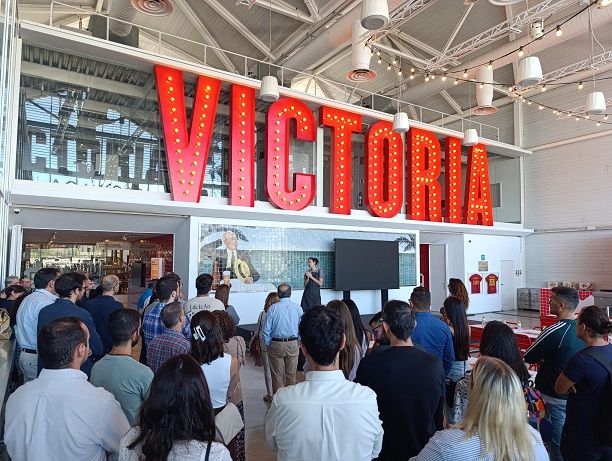 Los colegiados malagueños visitan la Fábrica de Cervezas Victoria