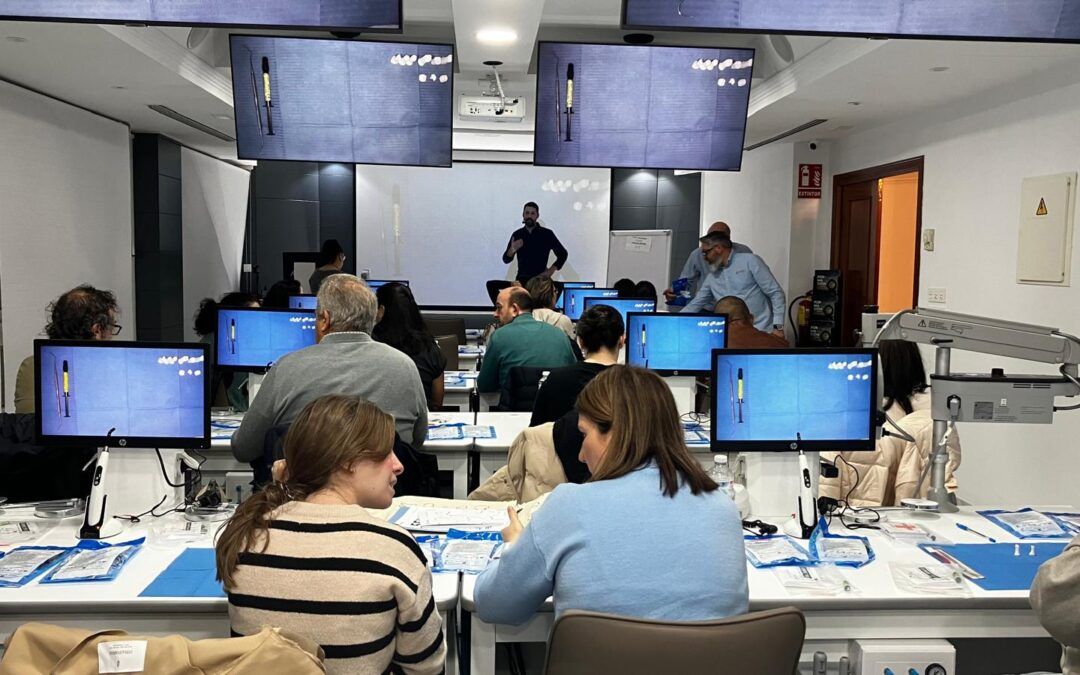 El curso: “Abordaje racional del proceso adhesivo. Simplificando procesos” ha tenido una buena acogida